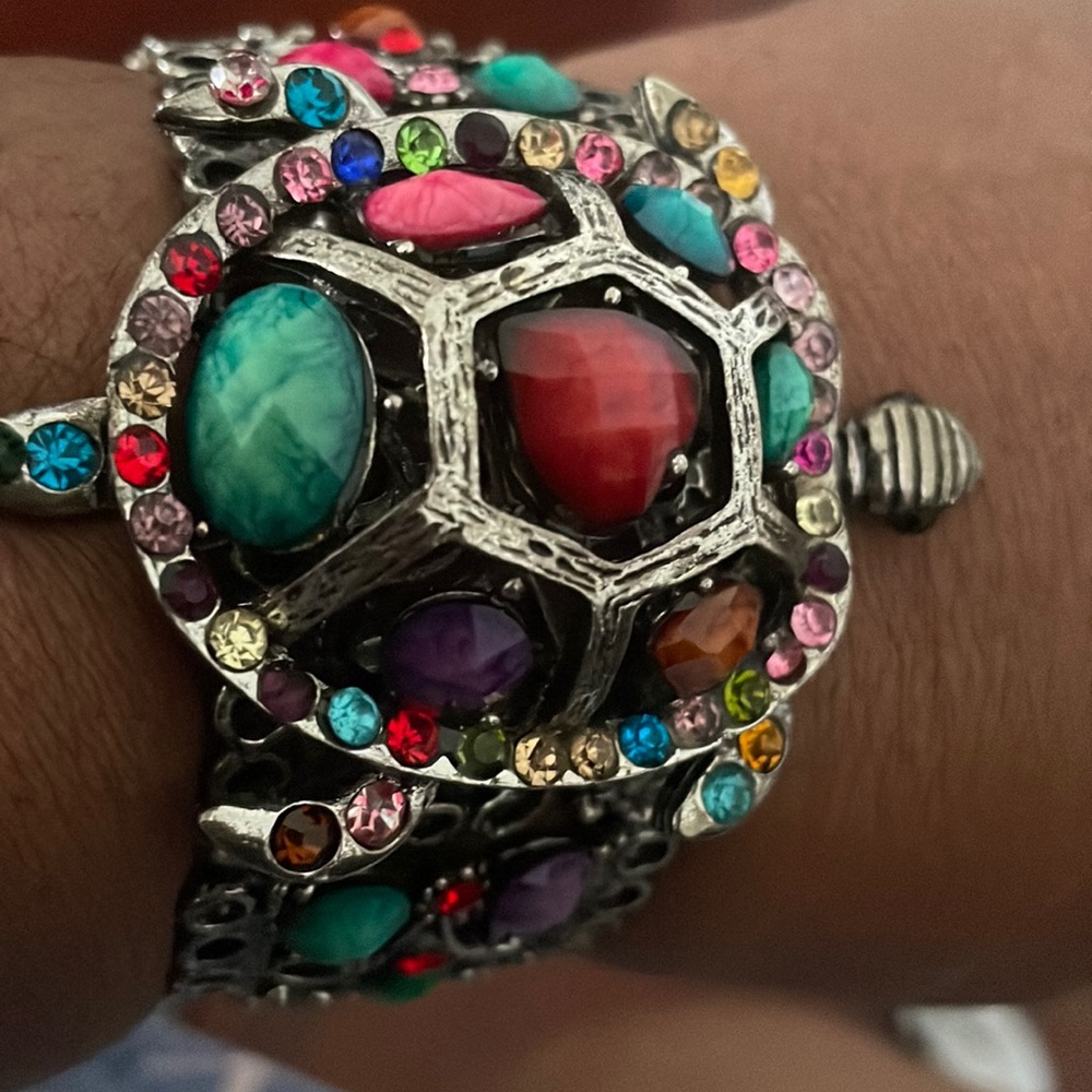 Bracelet jewel tone beads.